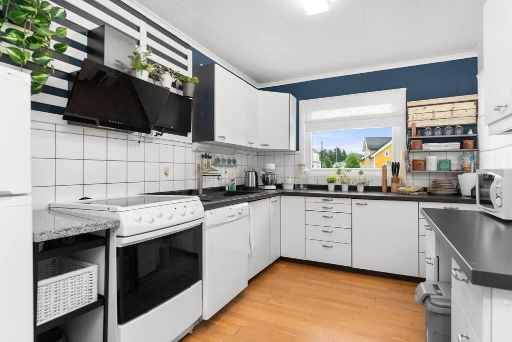 Family-Friendly Home Near Canal Spangereid Екстериор снимка